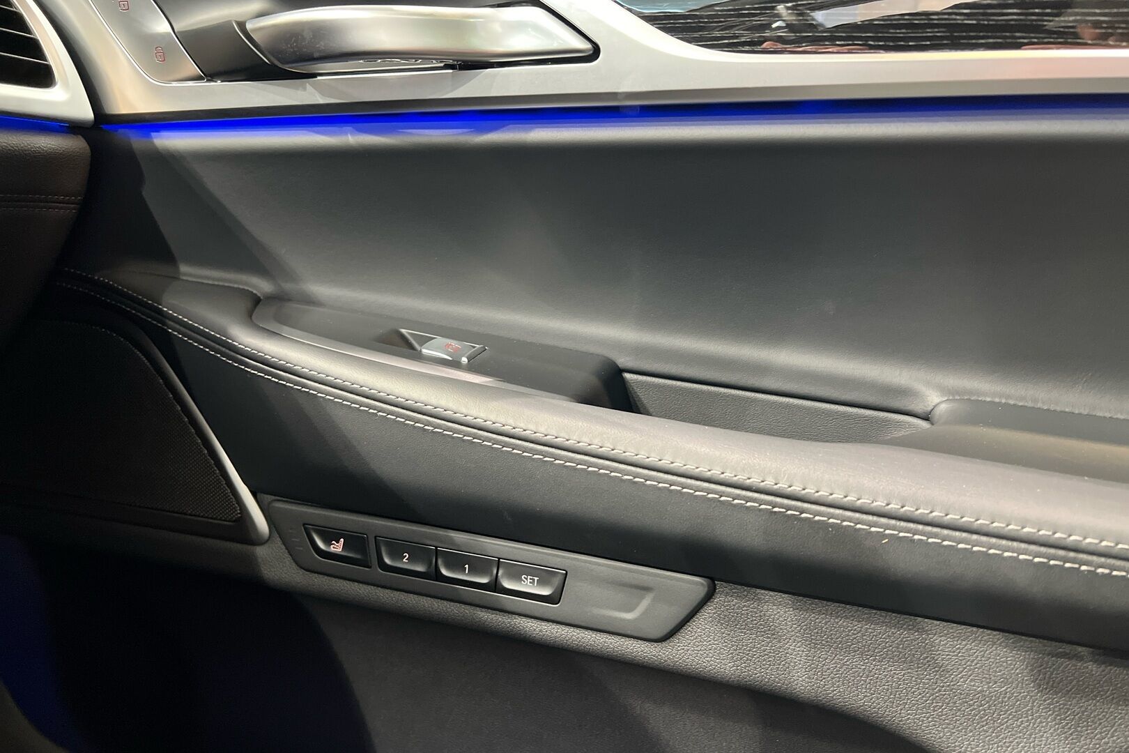 BMW 7-SARJA iso kuva 21