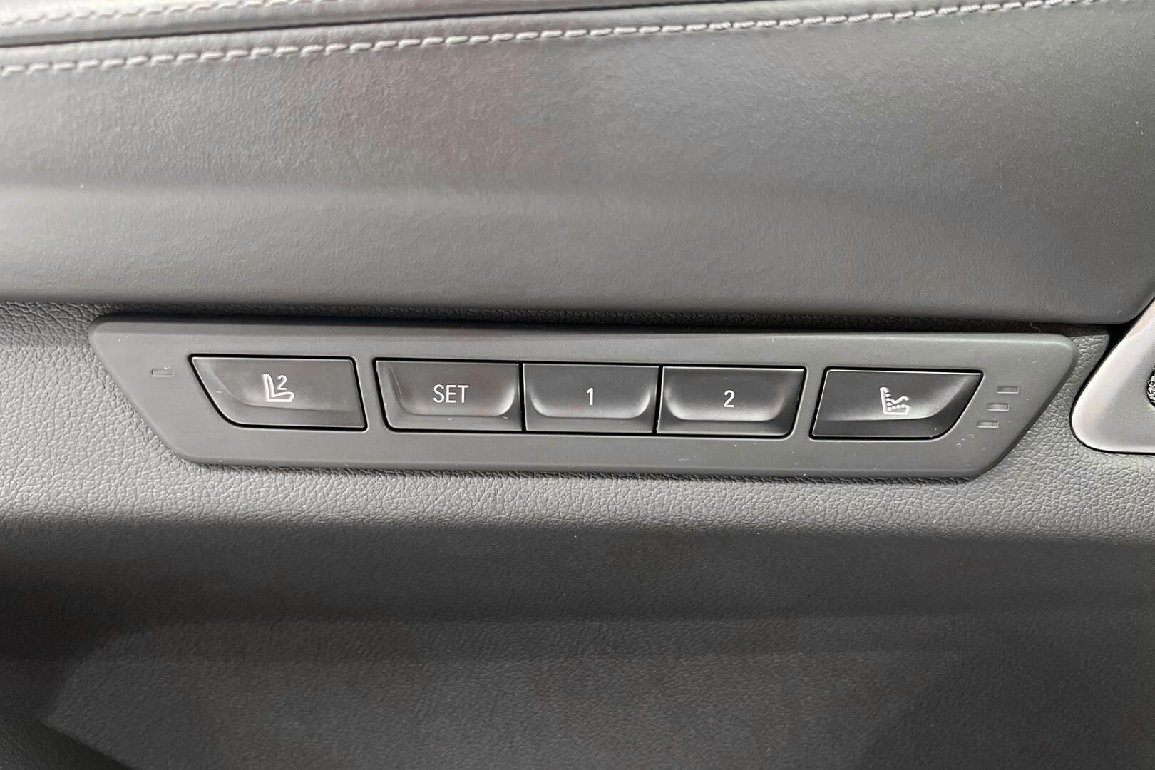 BMW 7-SARJA iso kuva 33