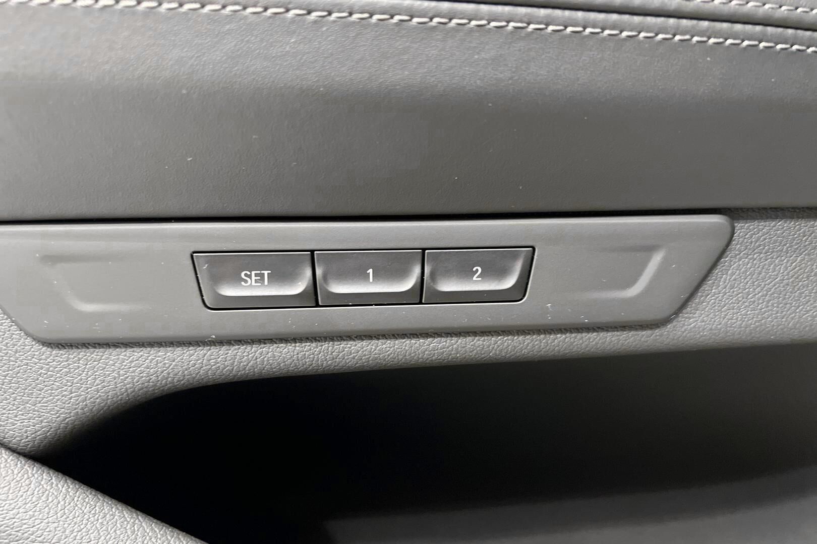 BMW 7-SARJA iso kuva 39
