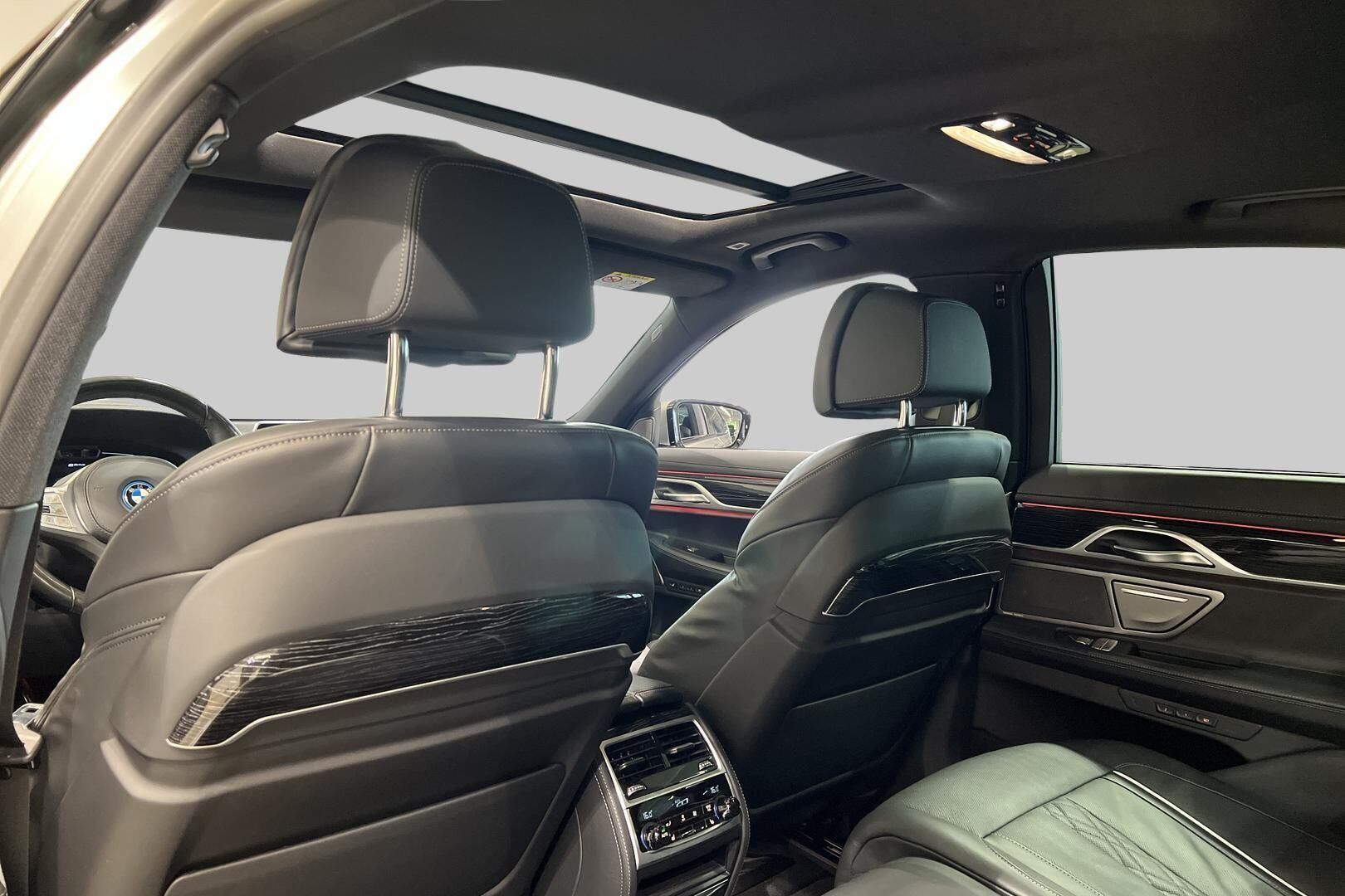 BMW 7-SARJA iso kuva 40