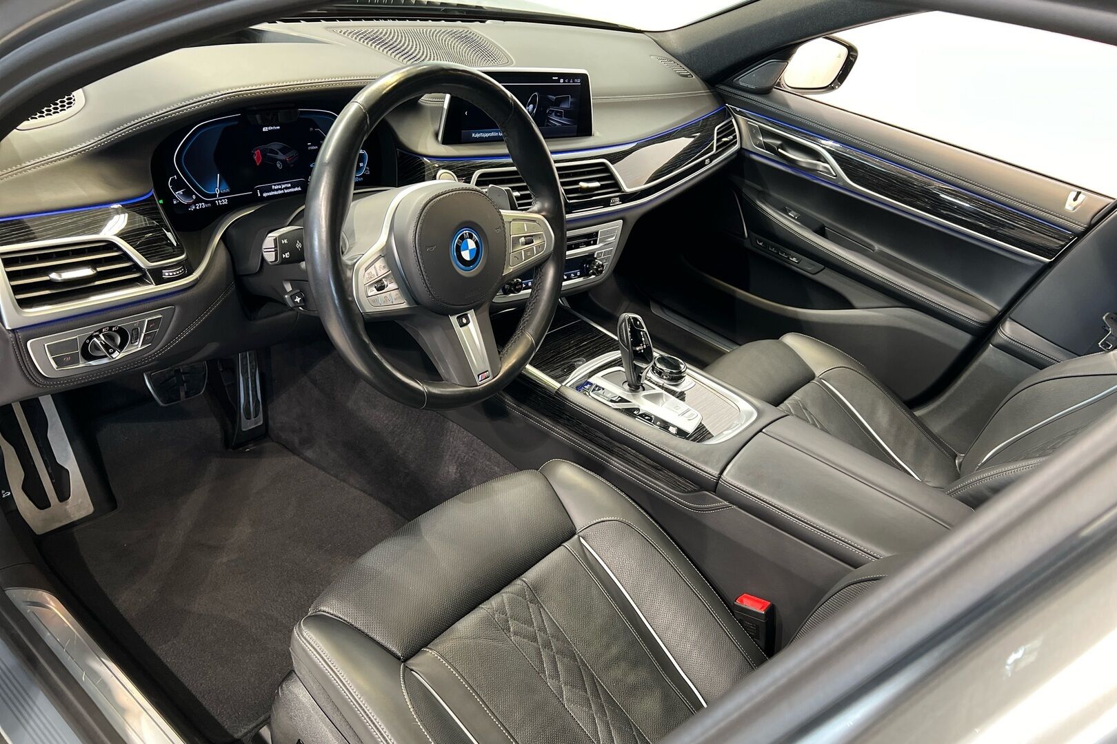 BMW 7-SARJA iso kuva 5