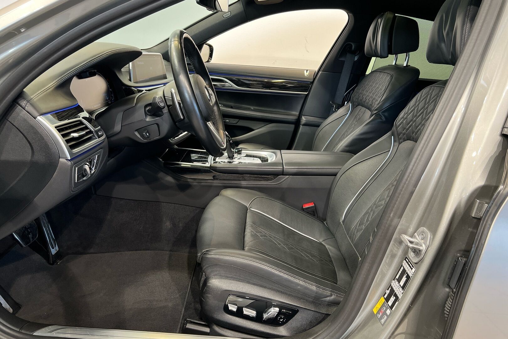 BMW 7-SARJA iso kuva 6