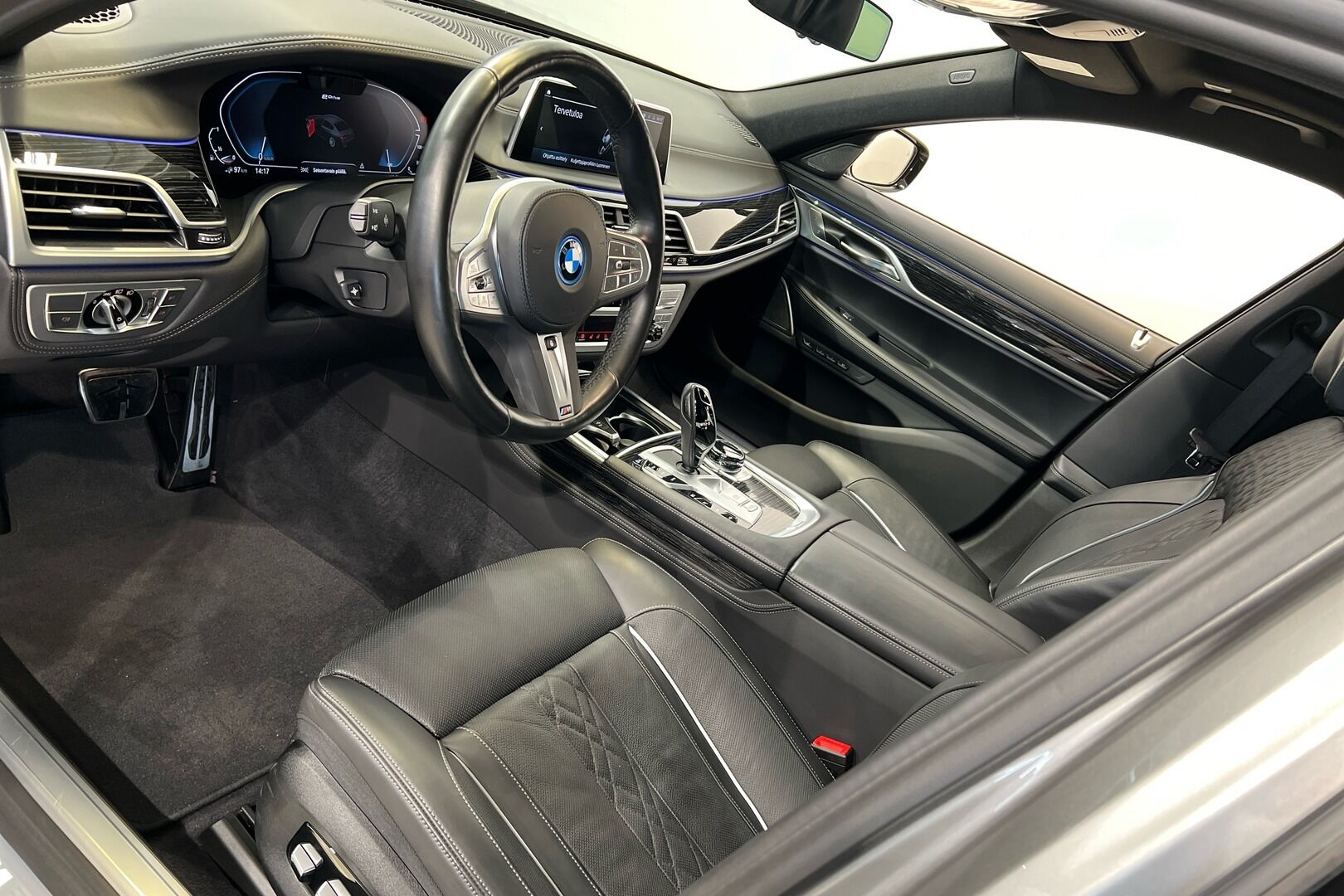 BMW 7-SARJA iso kuva 9