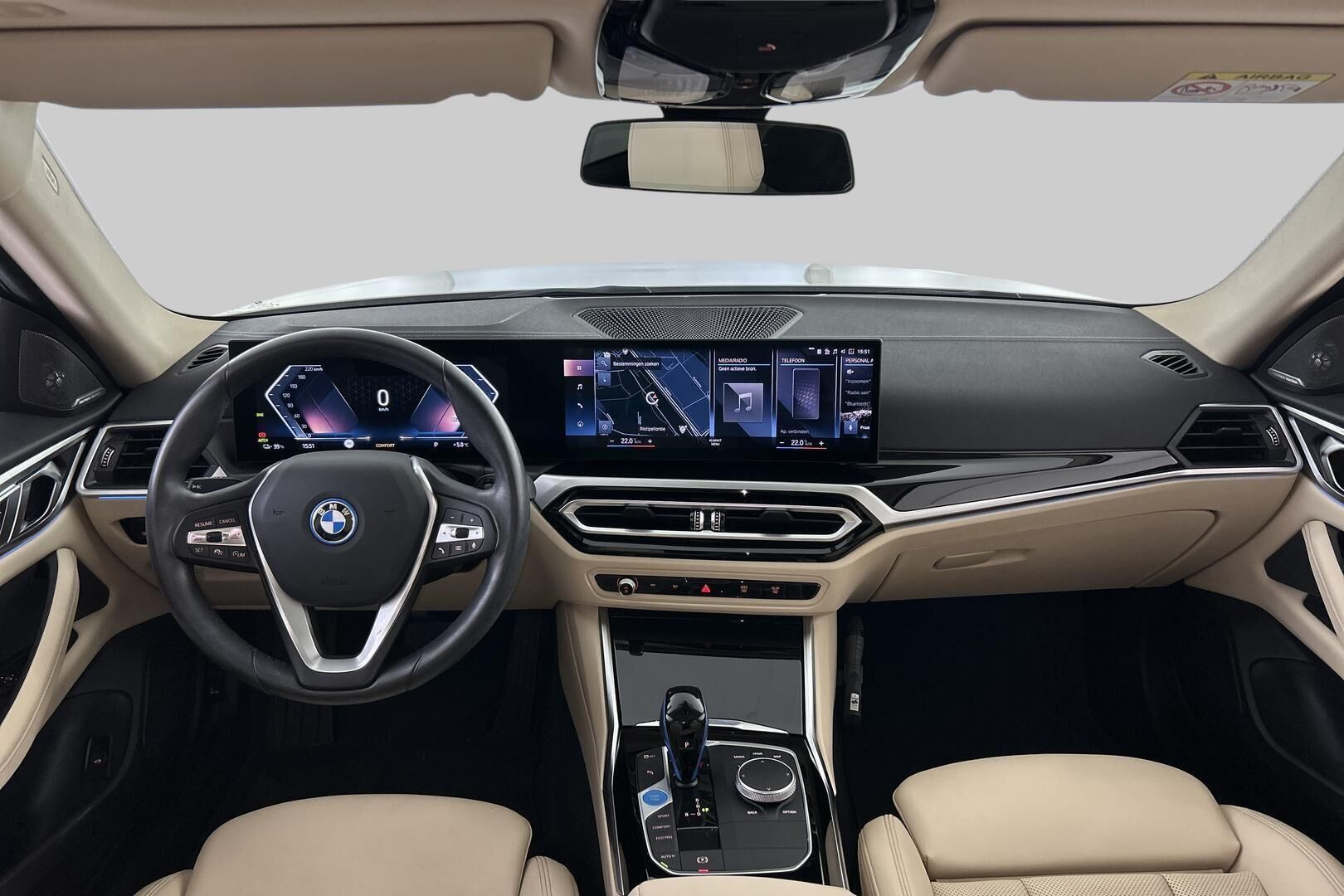 BMW i4 iso kuva 10