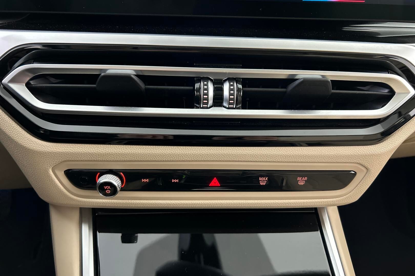 BMW i4 iso kuva 25