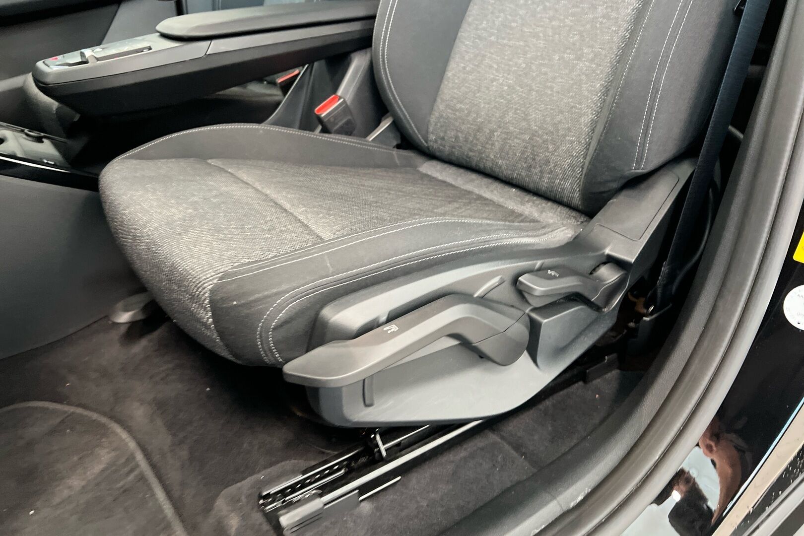 BMW IX1 iso kuva 6