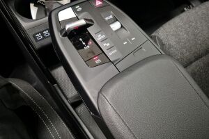 BMW IX1 esikatselu 12