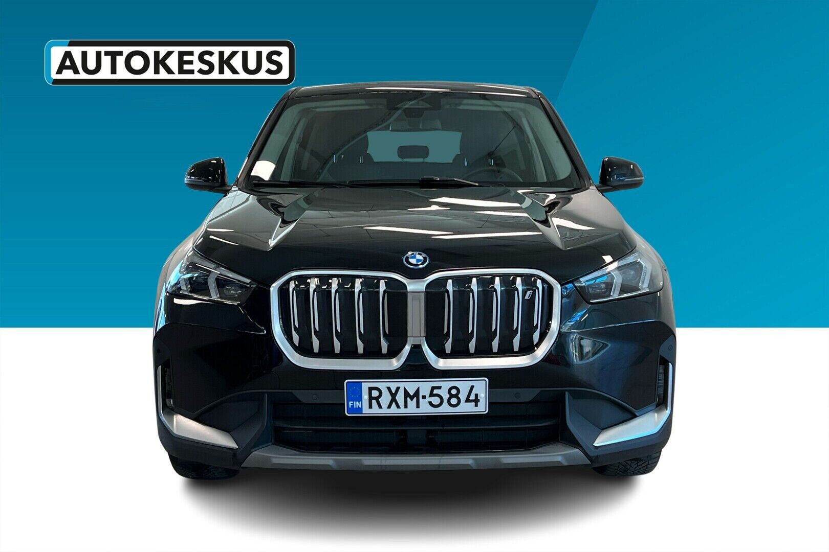 BMW IX1 iso kuva 10