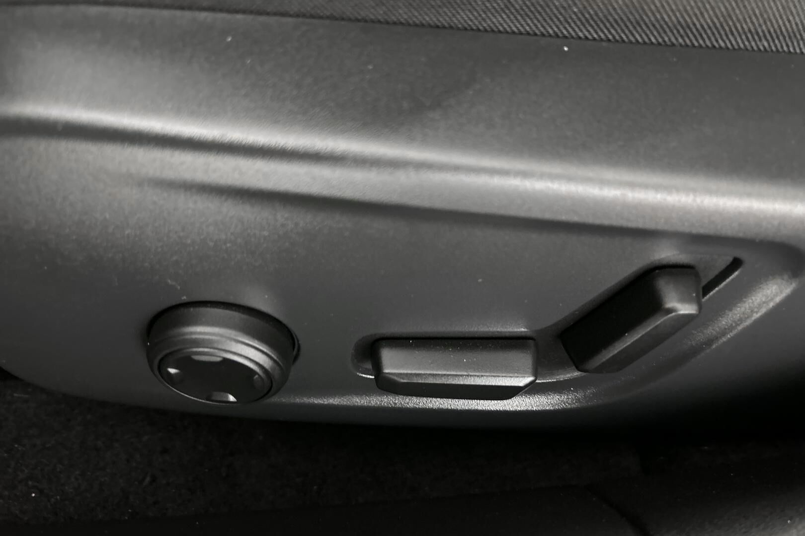 POLESTAR 2 iso kuva 14