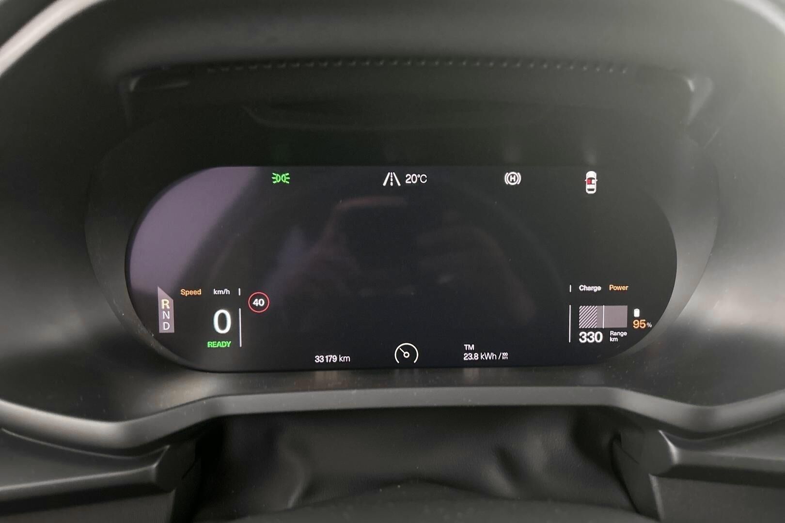 POLESTAR 2 iso kuva 22