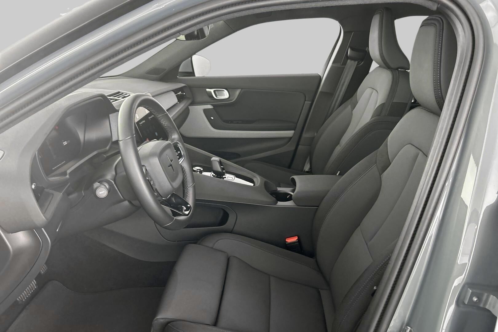 POLESTAR 2 iso kuva 8
