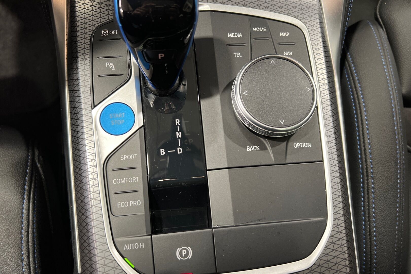 BMW I4 M50 iso kuva 12