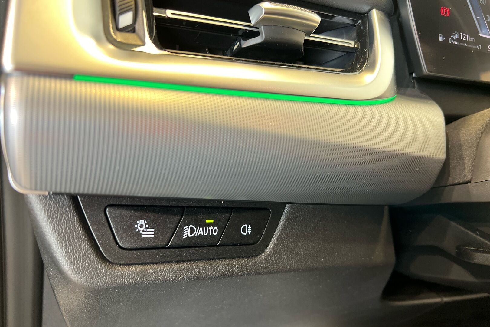 BMW X1 iso kuva 24