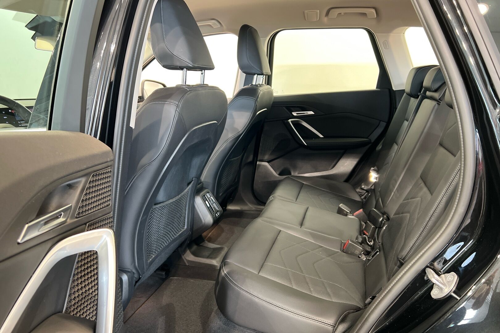 BMW X1 iso kuva 8