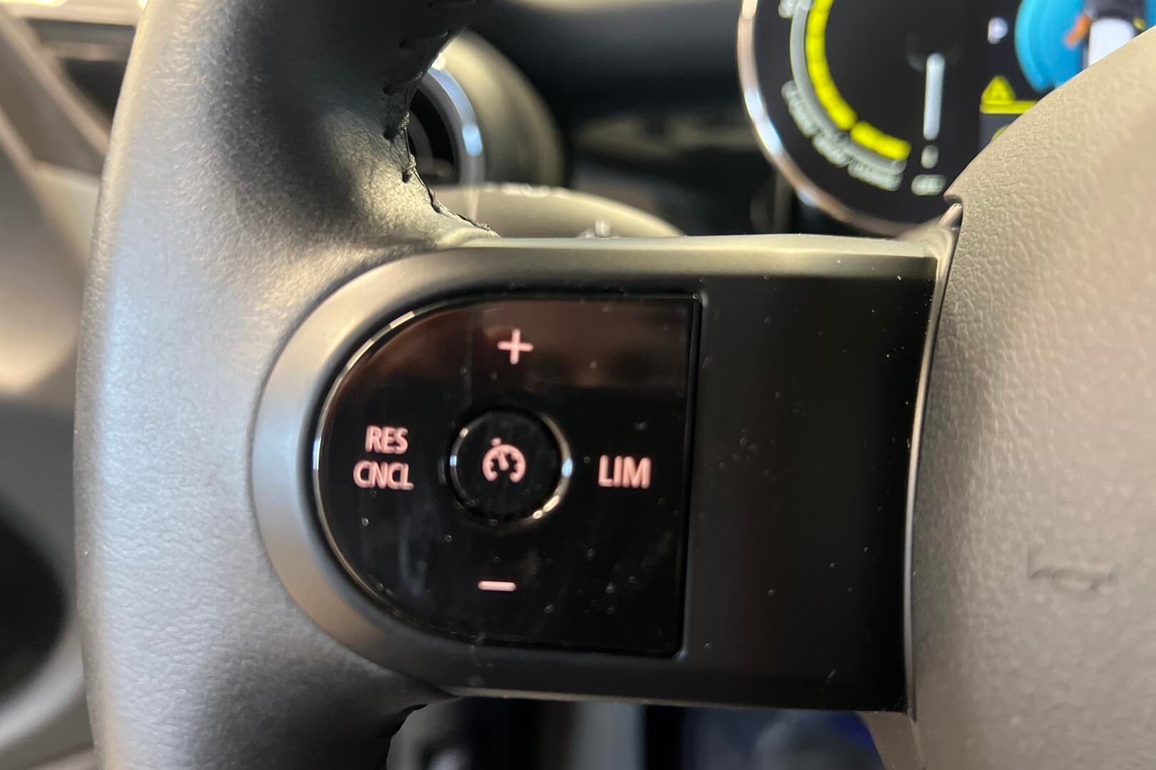 MINI COOPER SE iso kuva 16