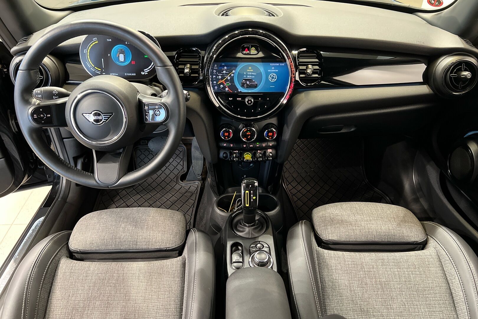 MINI COOPER SE iso kuva 12