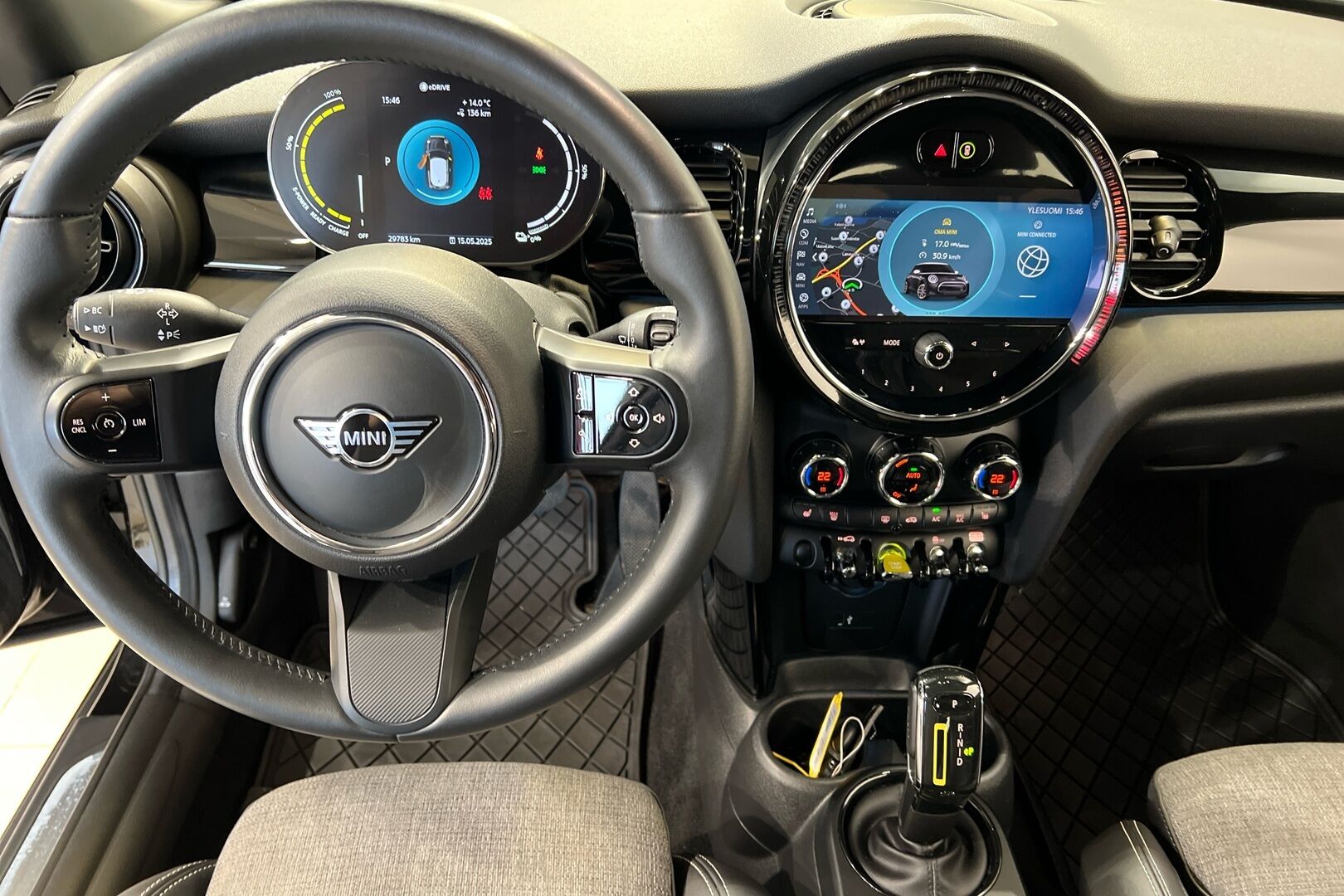 MINI COOPER SE iso kuva 13