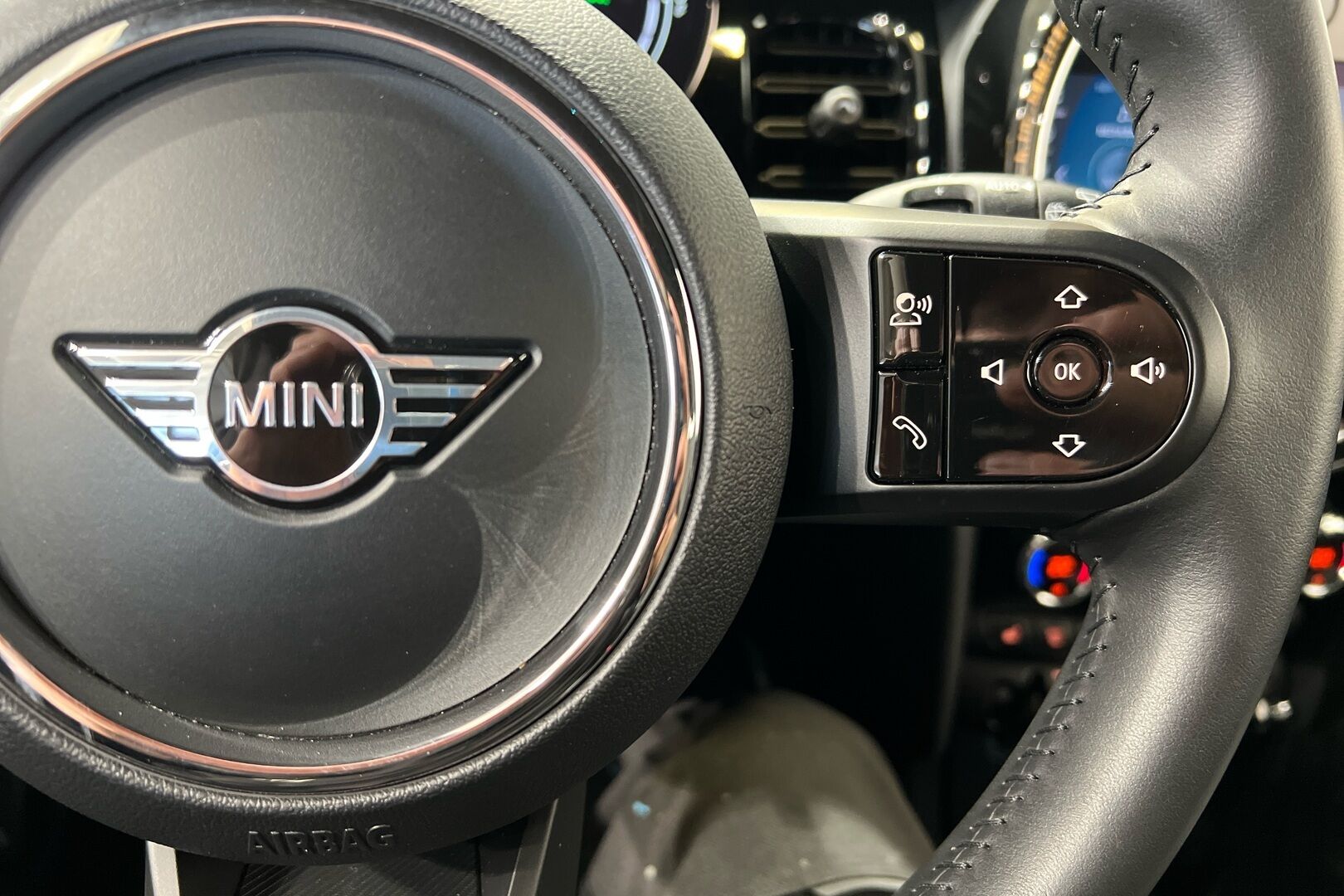 MINI COOPER SE iso kuva 21