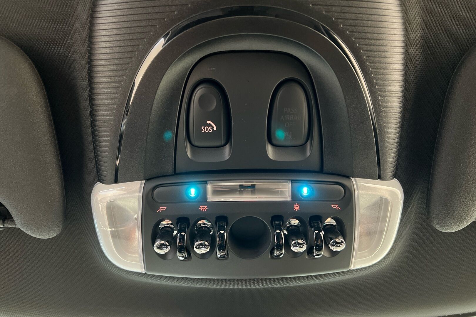 MINI COOPER SE iso kuva 25