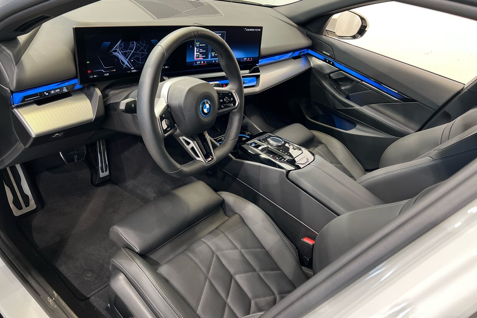 BMW I5 iso kuva 6