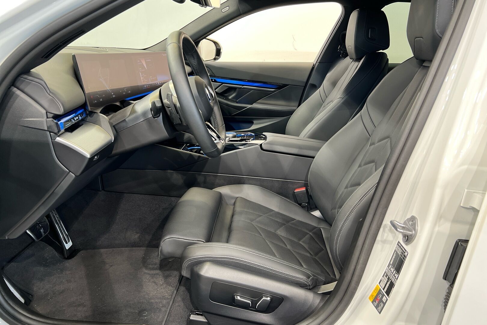 BMW I5 iso kuva 7