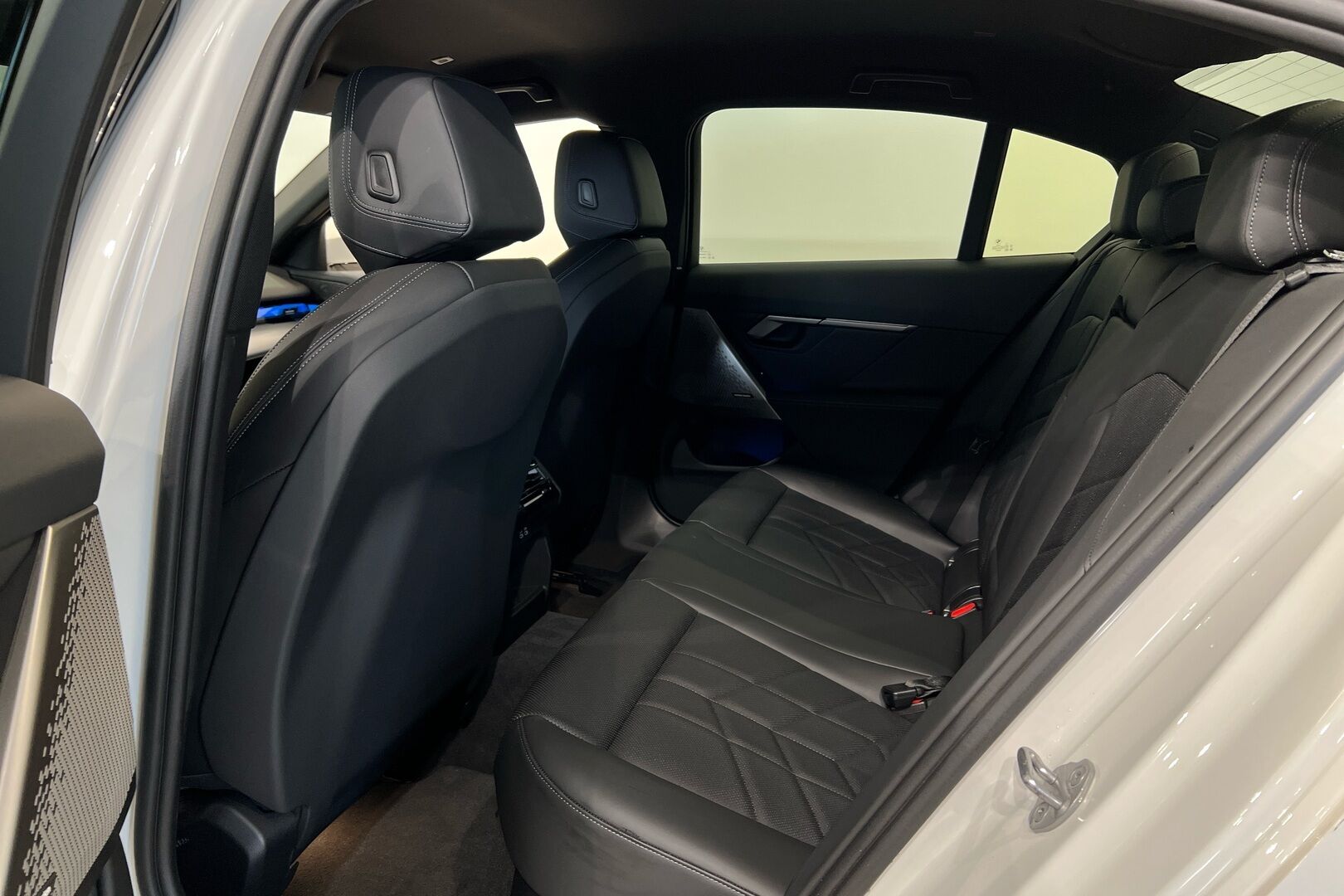 BMW I5 iso kuva 8