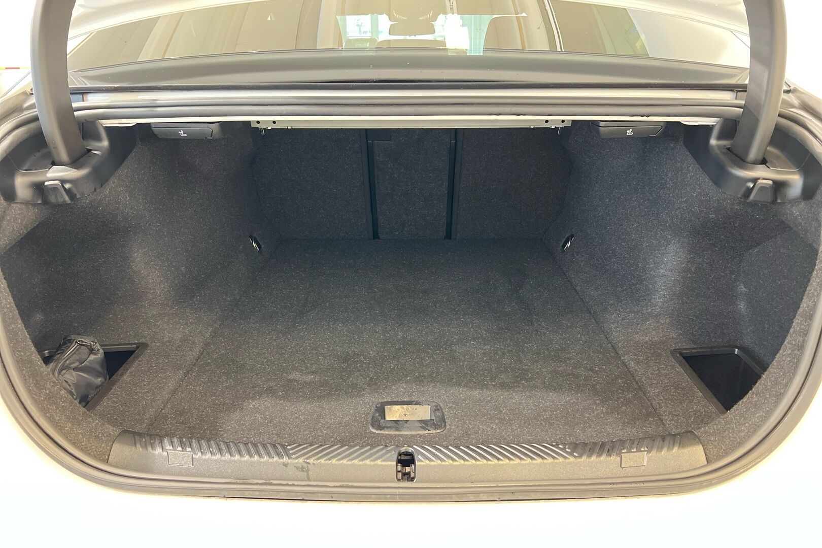 BMW I5 iso kuva 9