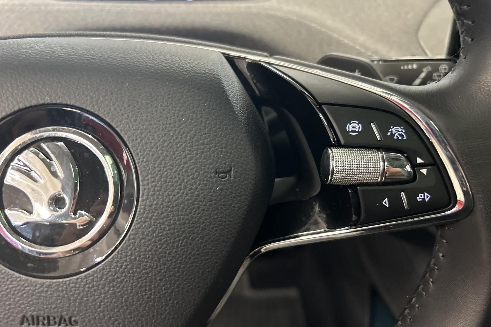 SKODA Enyaq iso kuva 24