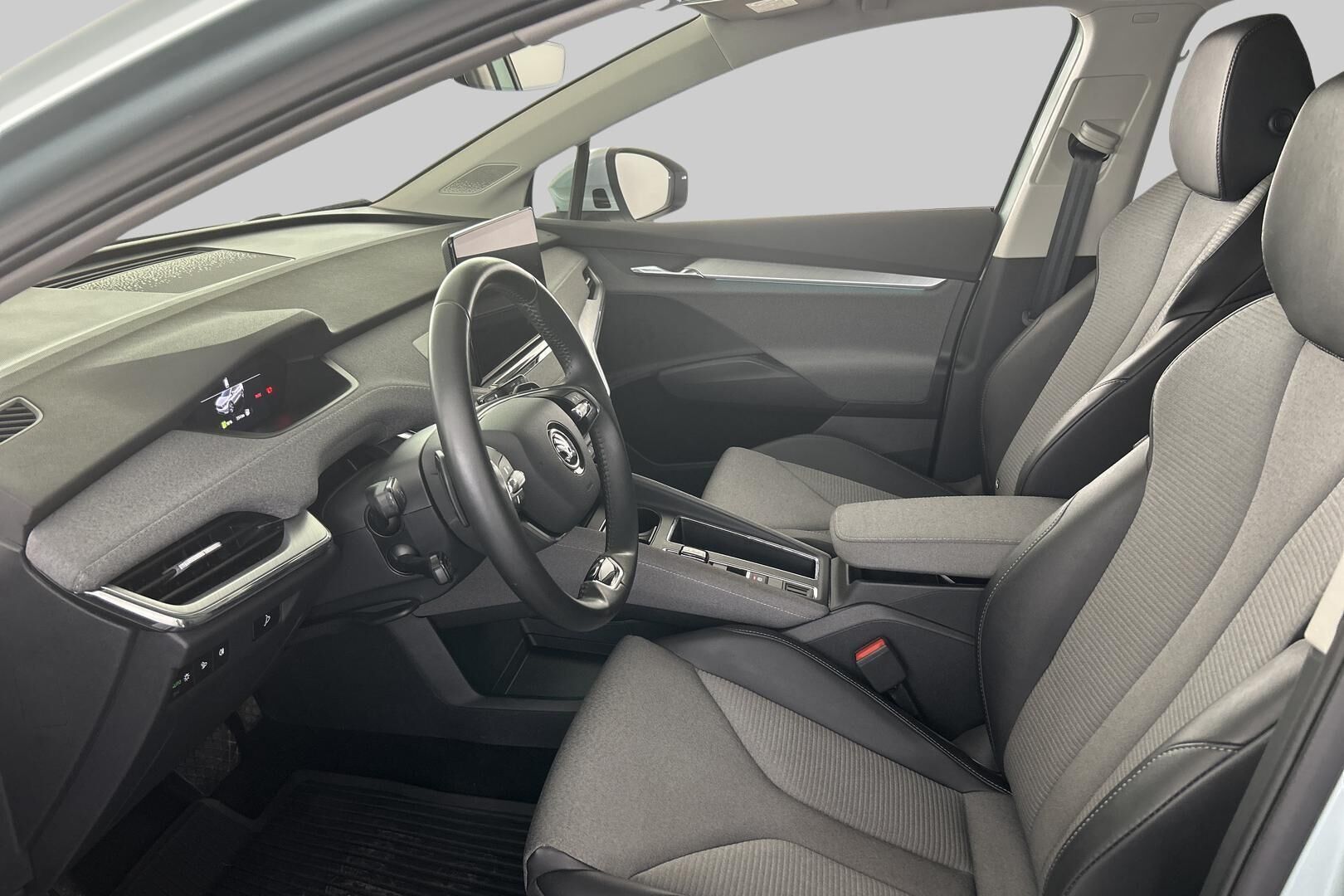 SKODA Enyaq iso kuva 8