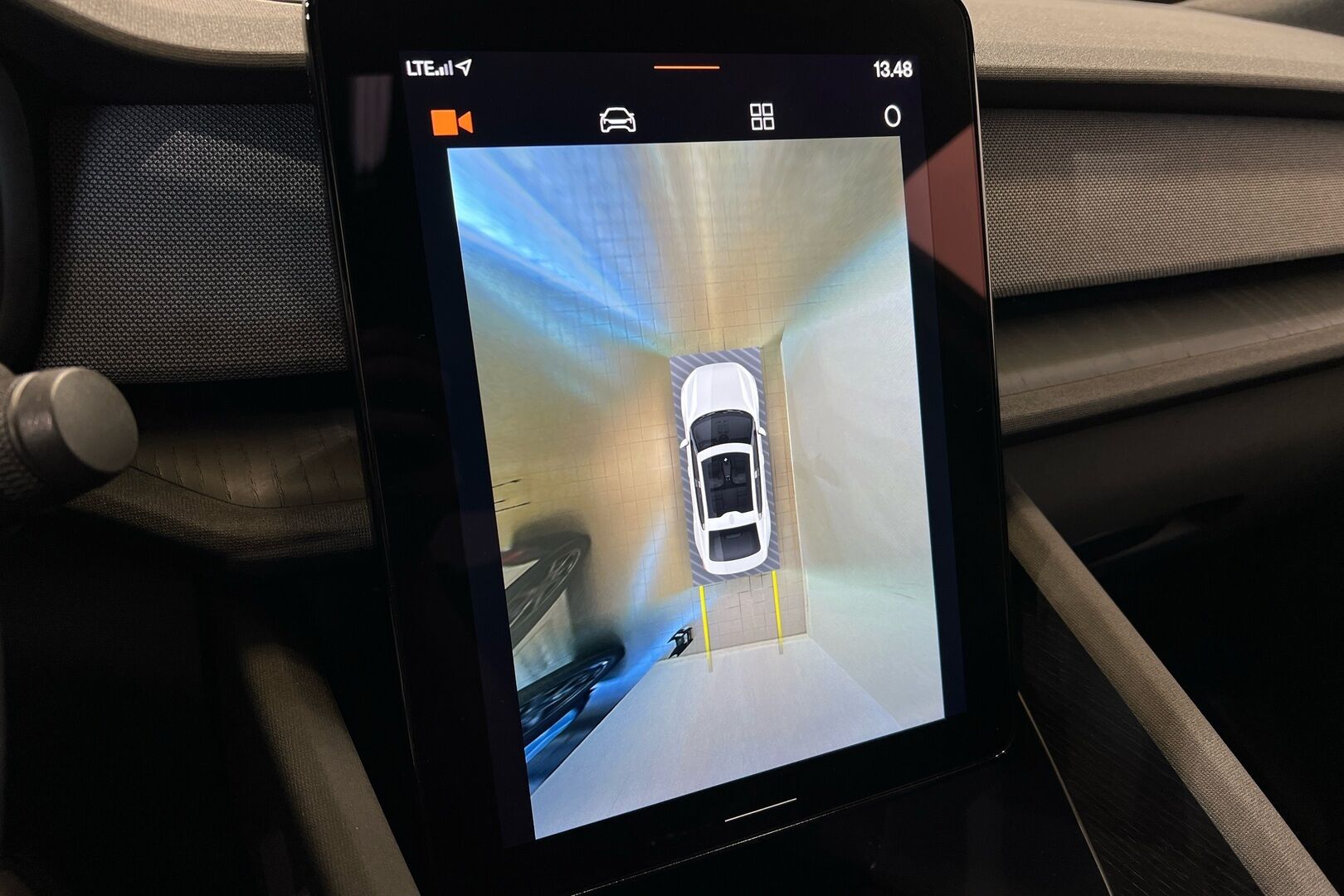 POLESTAR 2 iso kuva 12