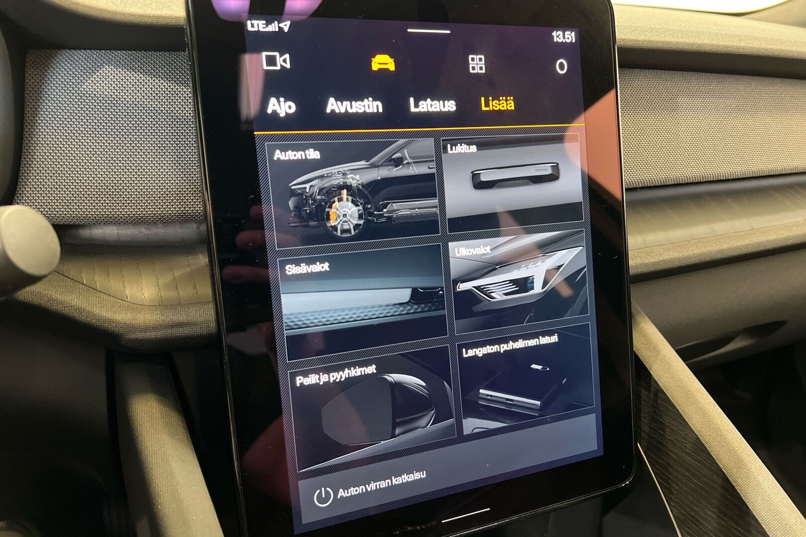 POLESTAR 2 iso kuva 17