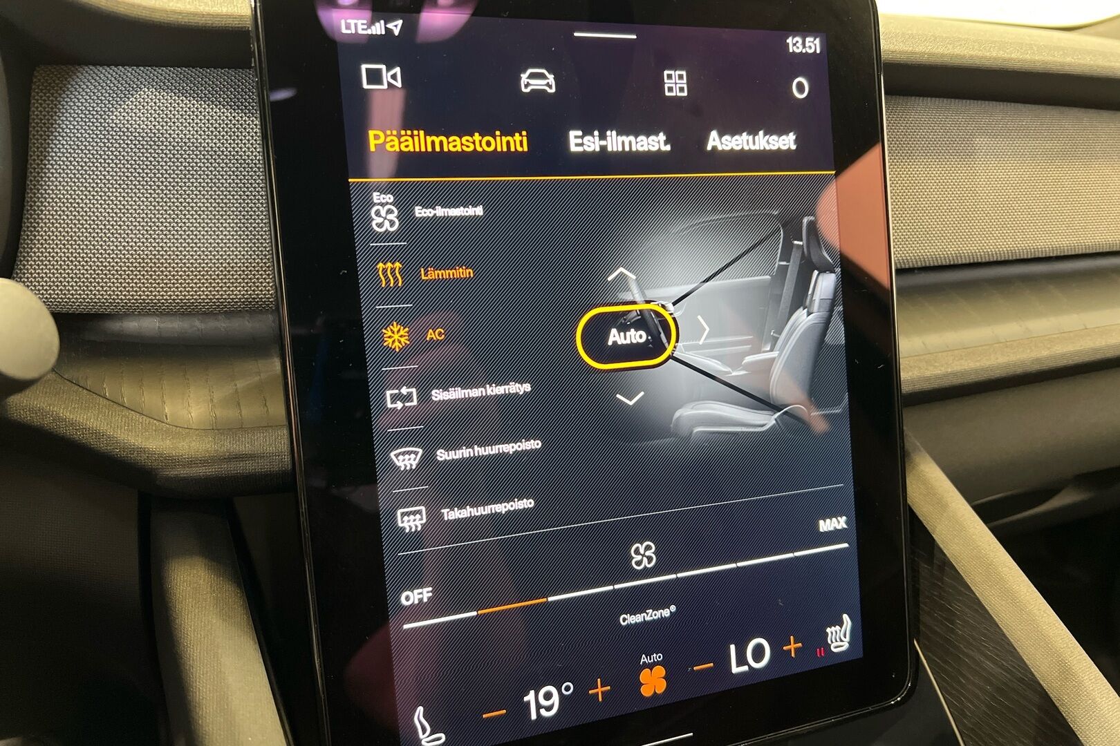 POLESTAR 2 iso kuva 18