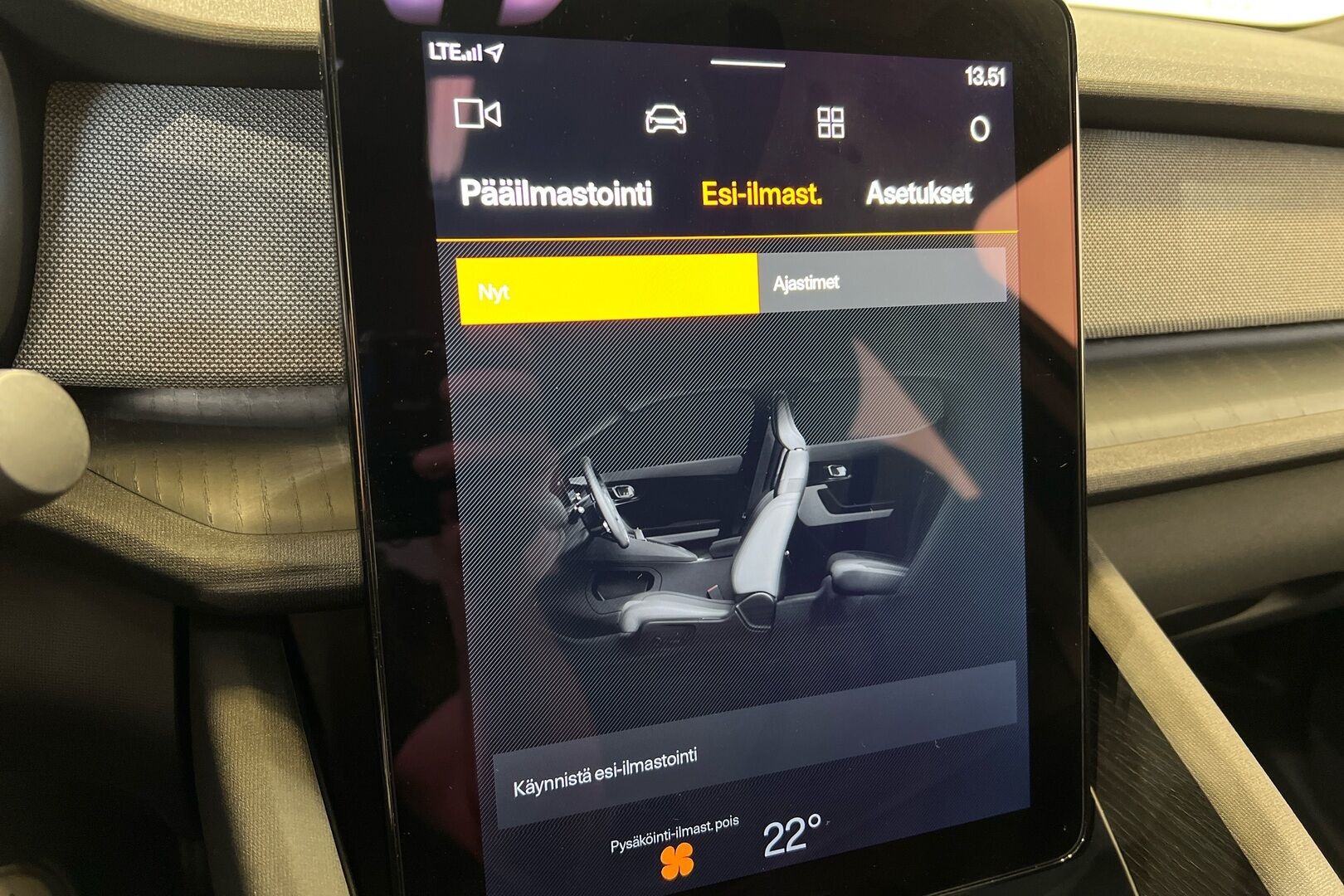 POLESTAR 2 iso kuva 19