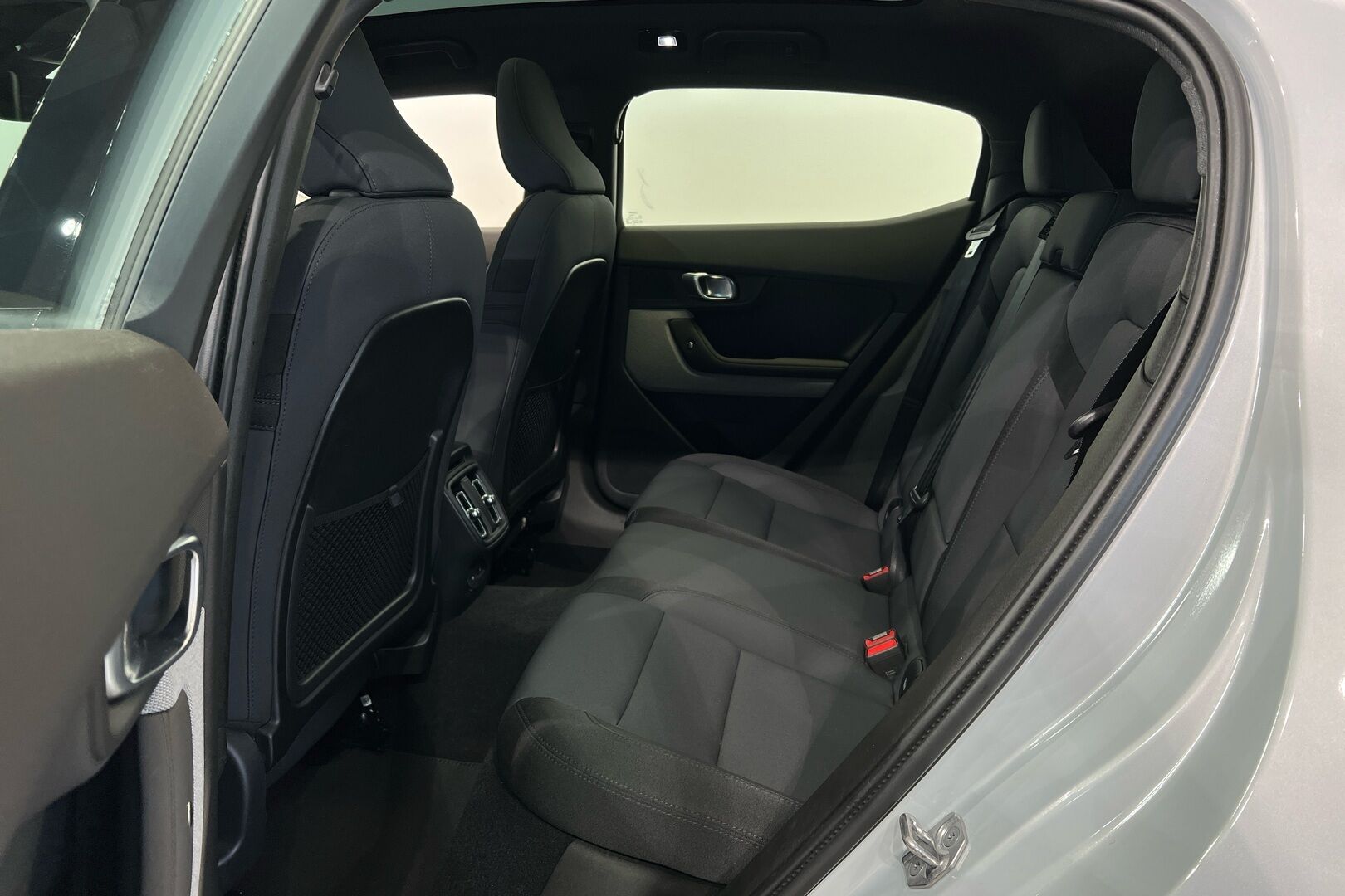 POLESTAR 2 iso kuva 26