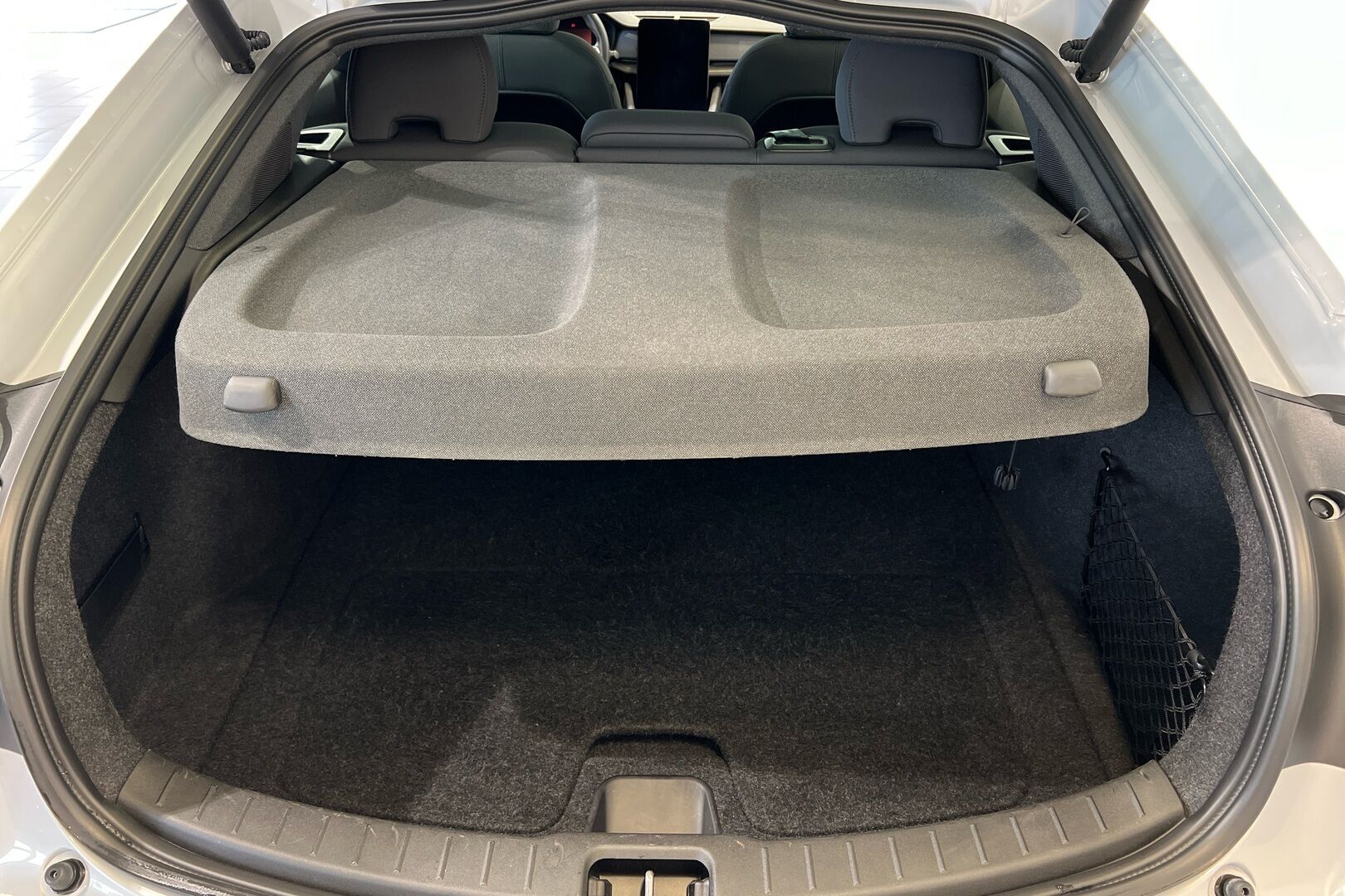 POLESTAR 2 iso kuva 27