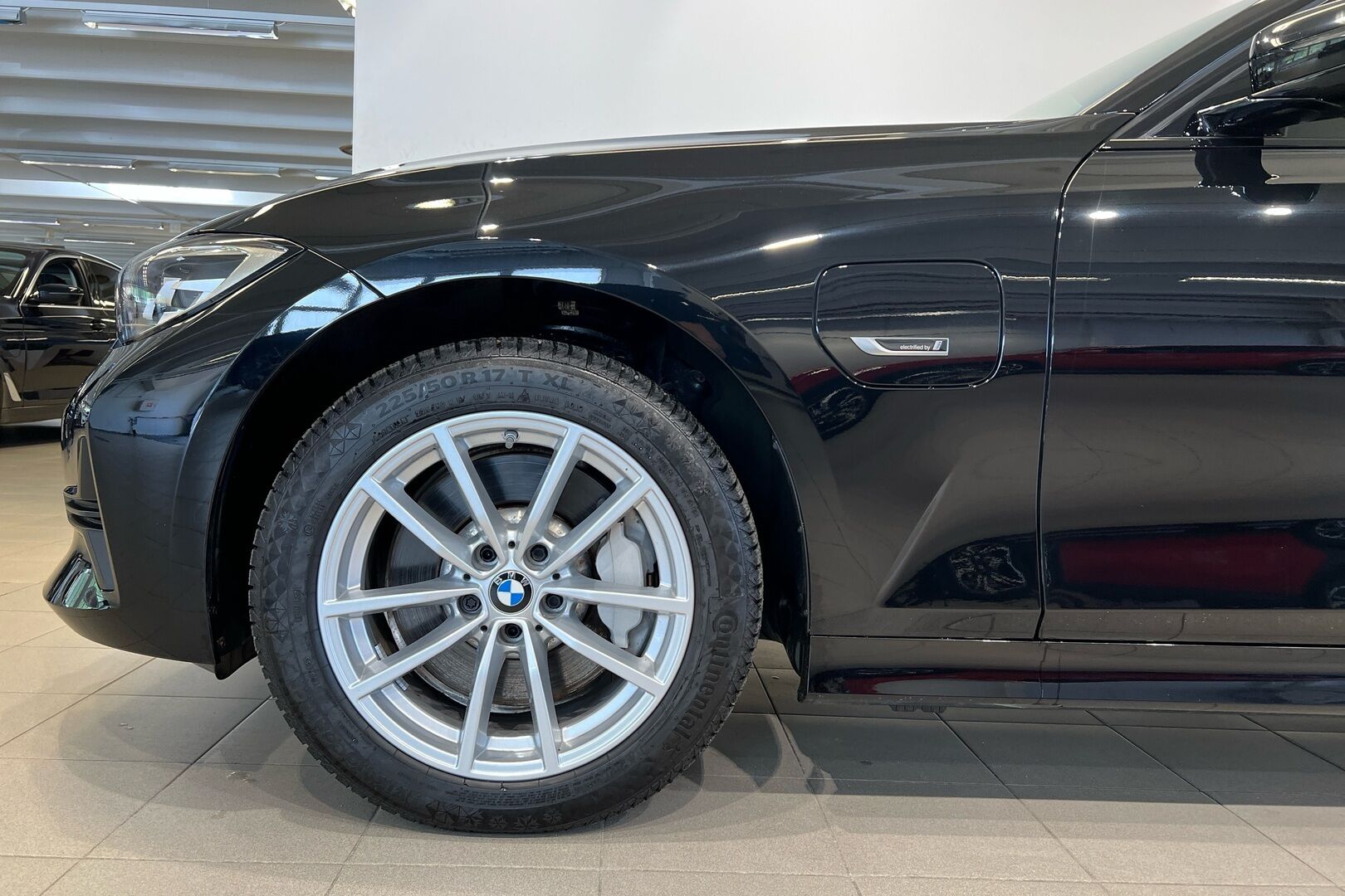 BMW 3-SARJA iso kuva 10