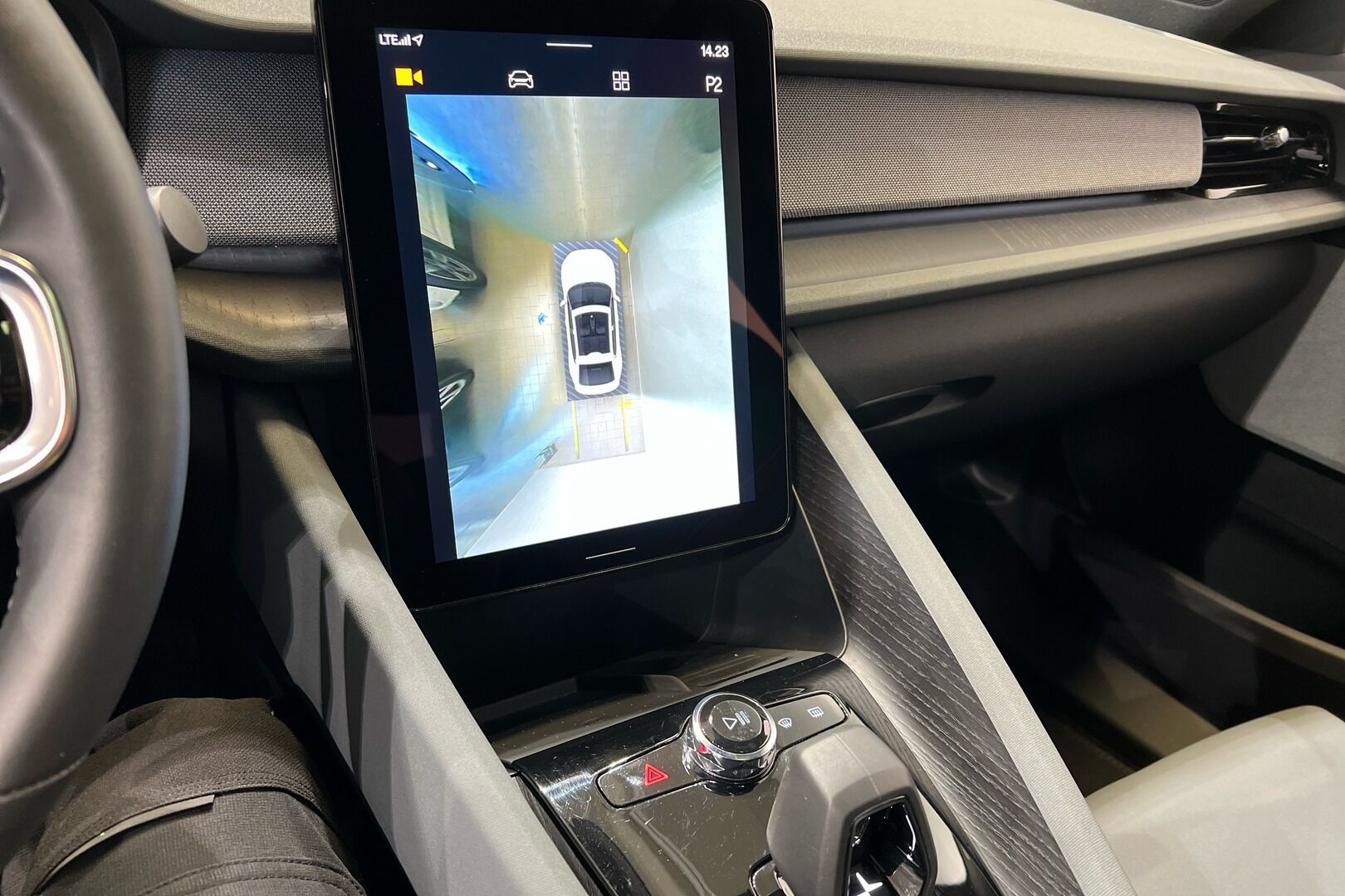 POLESTAR 2 iso kuva 15