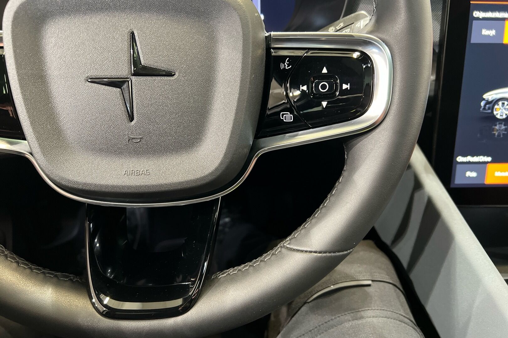 POLESTAR 2 iso kuva 19