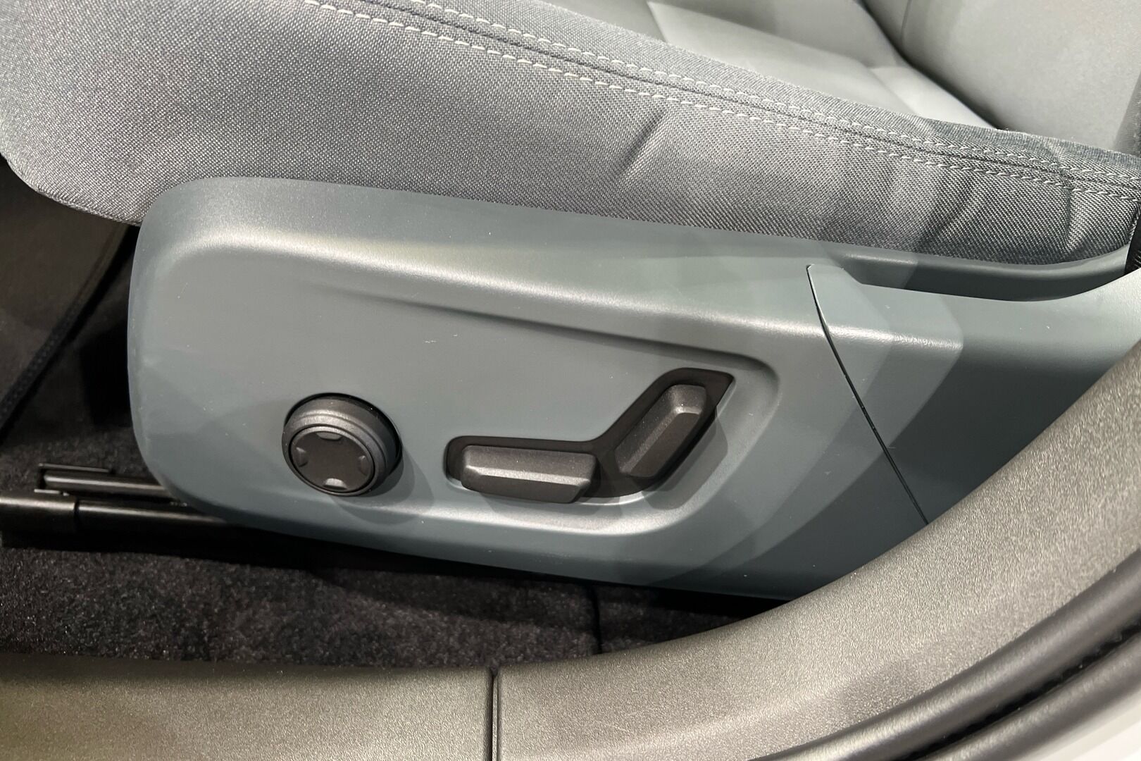 POLESTAR 2 iso kuva 21