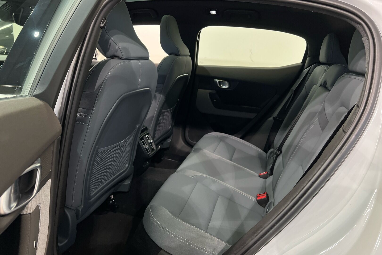 POLESTAR 2 iso kuva 6