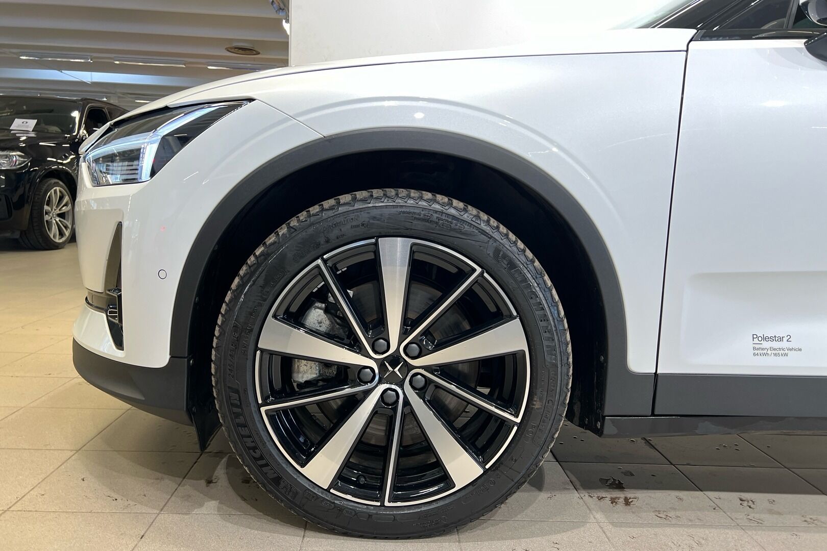 POLESTAR 2 iso kuva 9
