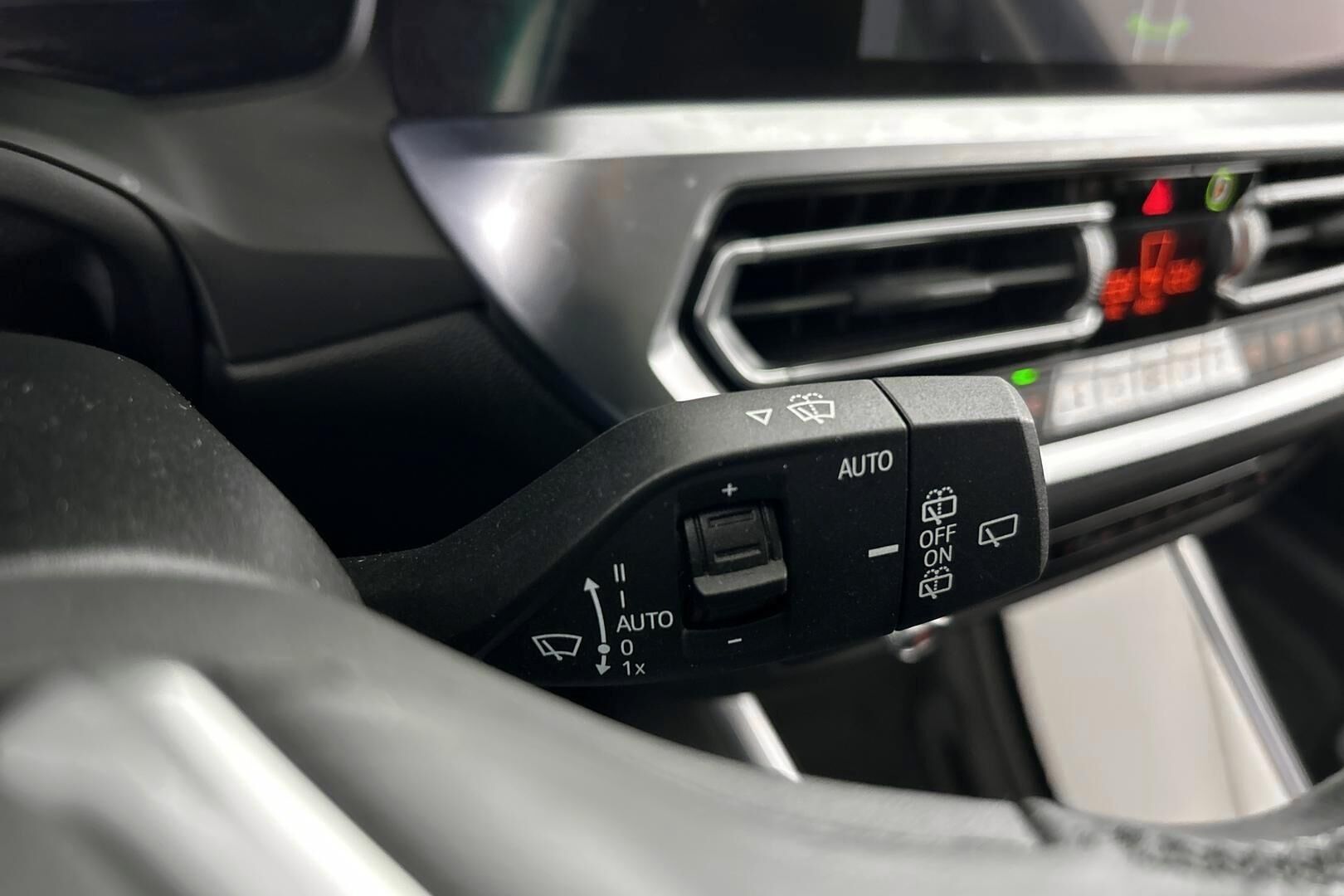 BMW 3-SARJA iso kuva 22