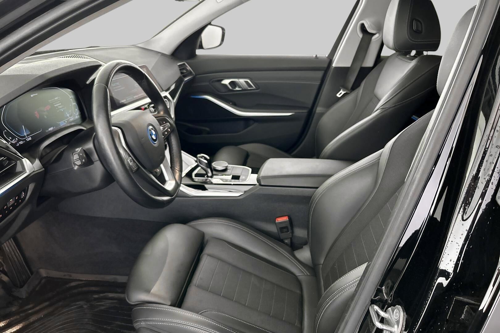 BMW 3-SARJA iso kuva 6