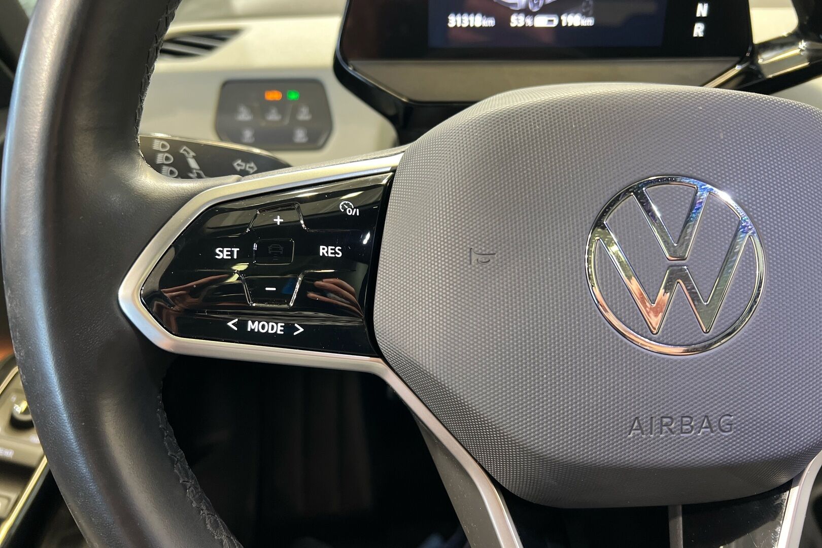 VOLKSWAGEN ID.3 iso kuva 23