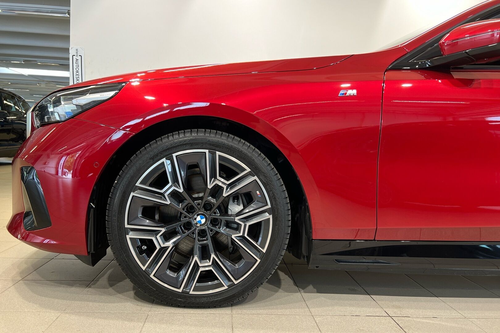BMW I5 iso kuva 10