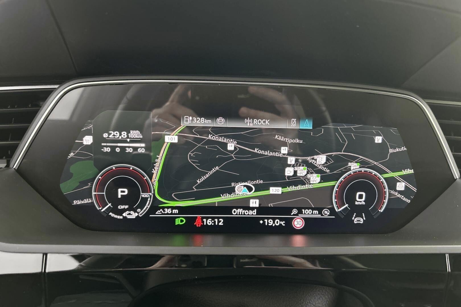 AUDI Q8 iso kuva 17