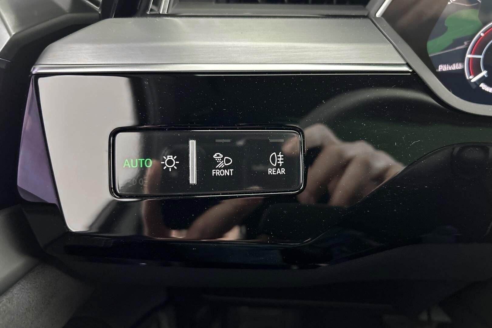 AUDI Q8 iso kuva 22