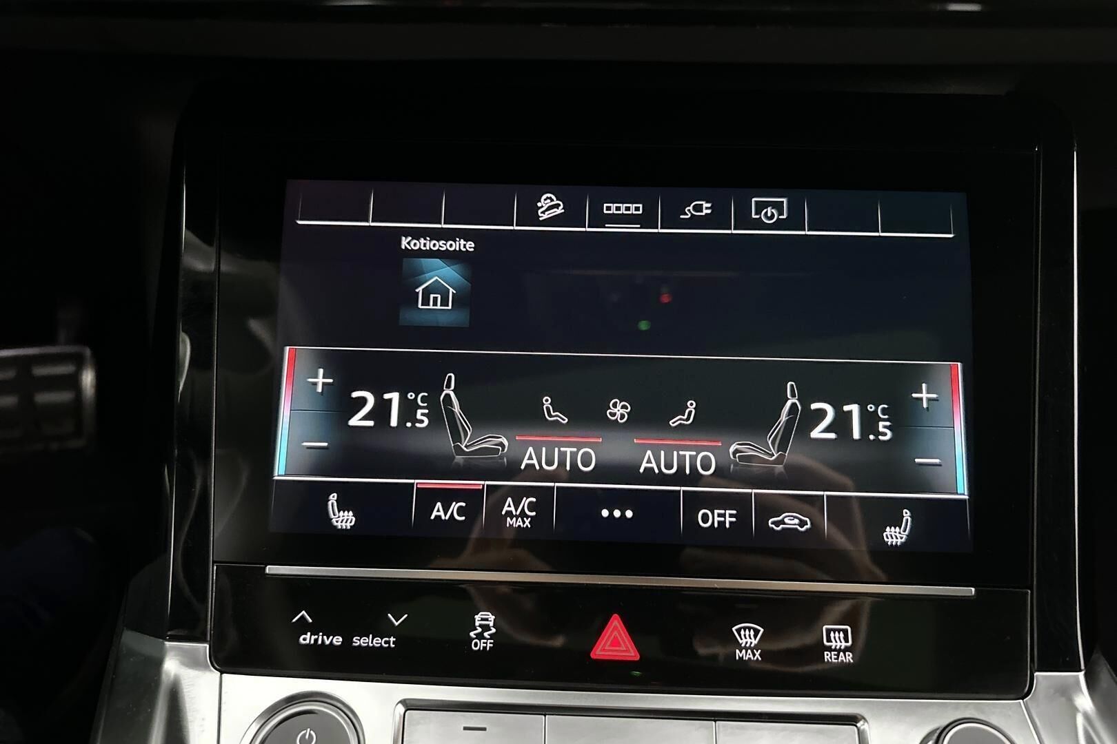 AUDI Q8 iso kuva 28