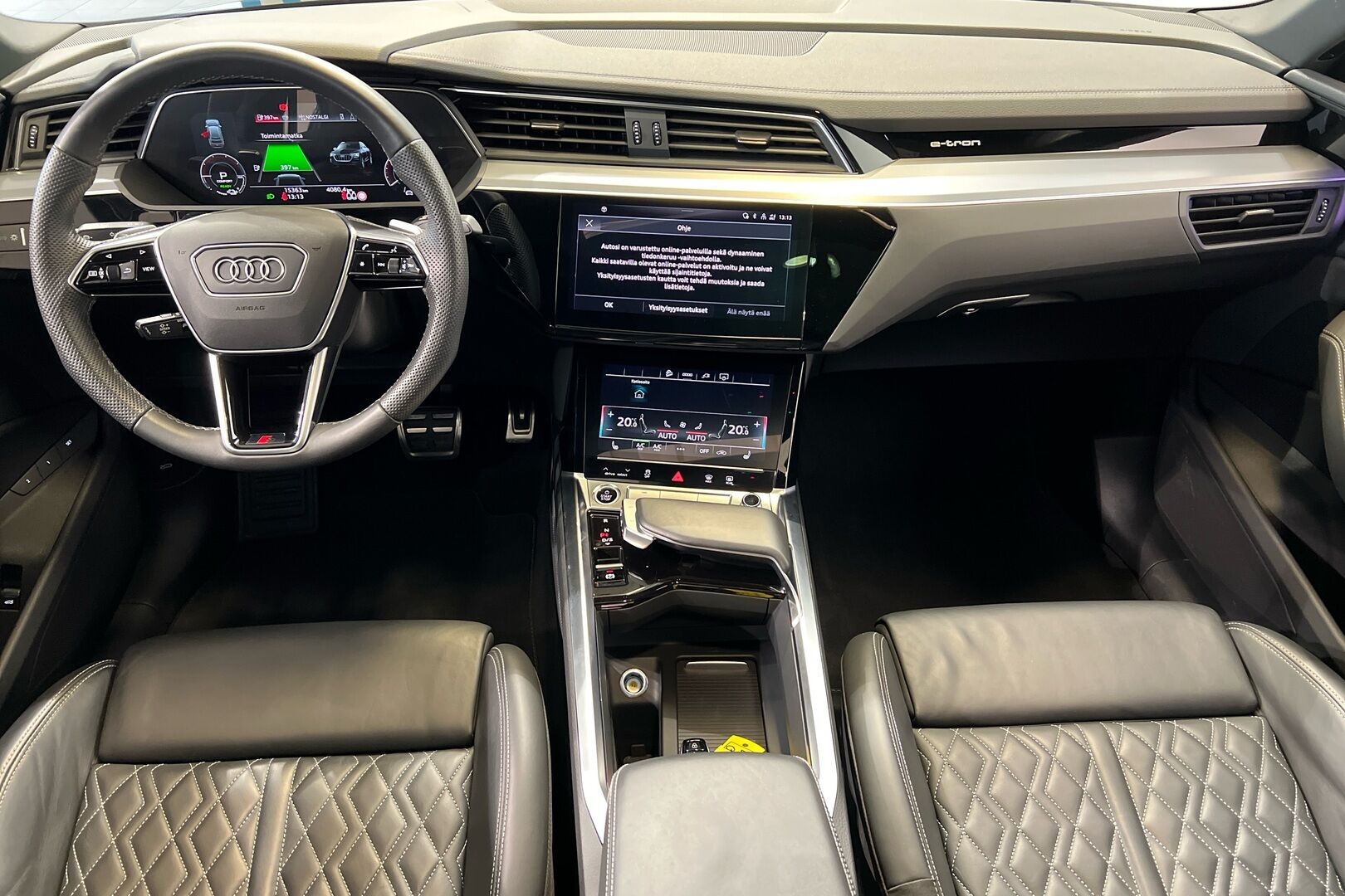 AUDI Q8 E-TRON iso kuva 11