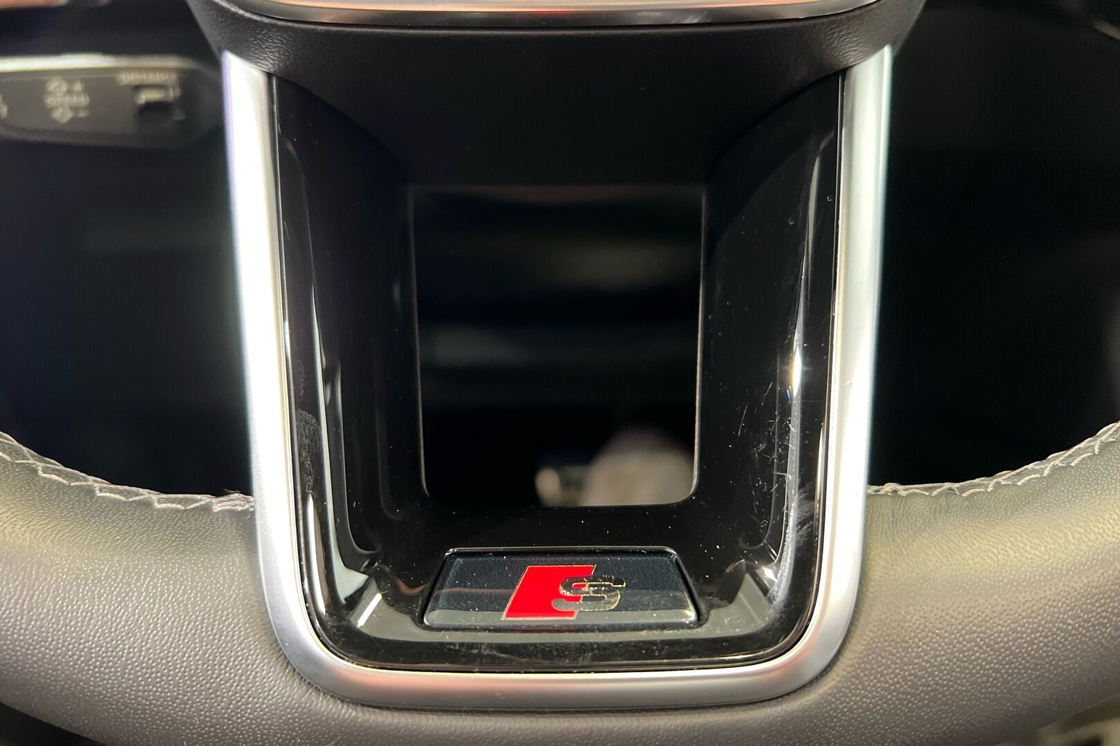 AUDI Q8 E-TRON iso kuva 25